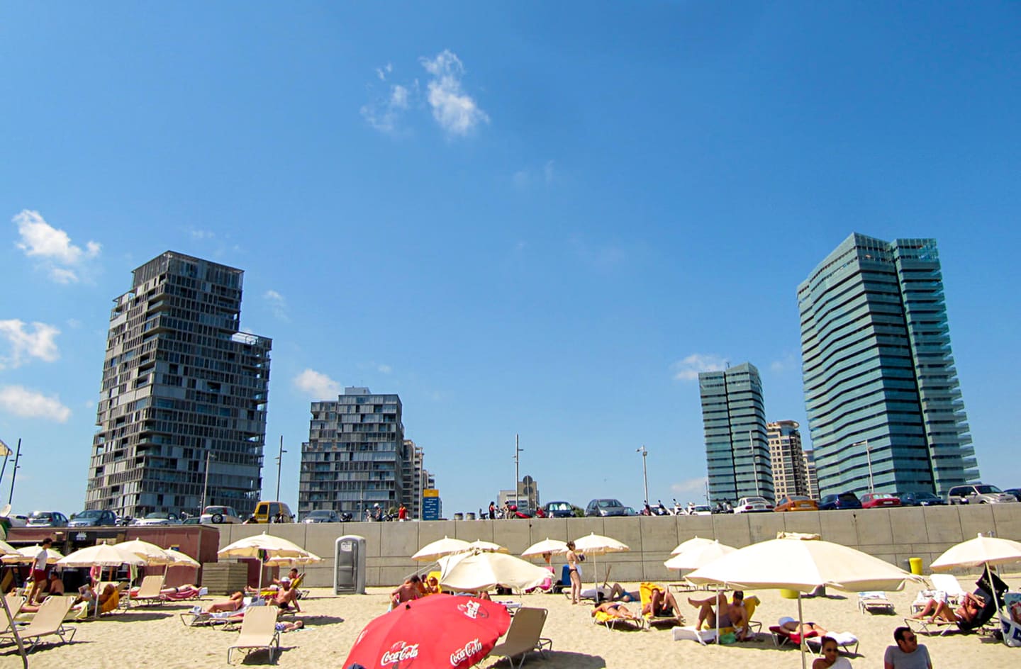 Llevant ist der am weitesten entfernte Sandstrand in Barcelona