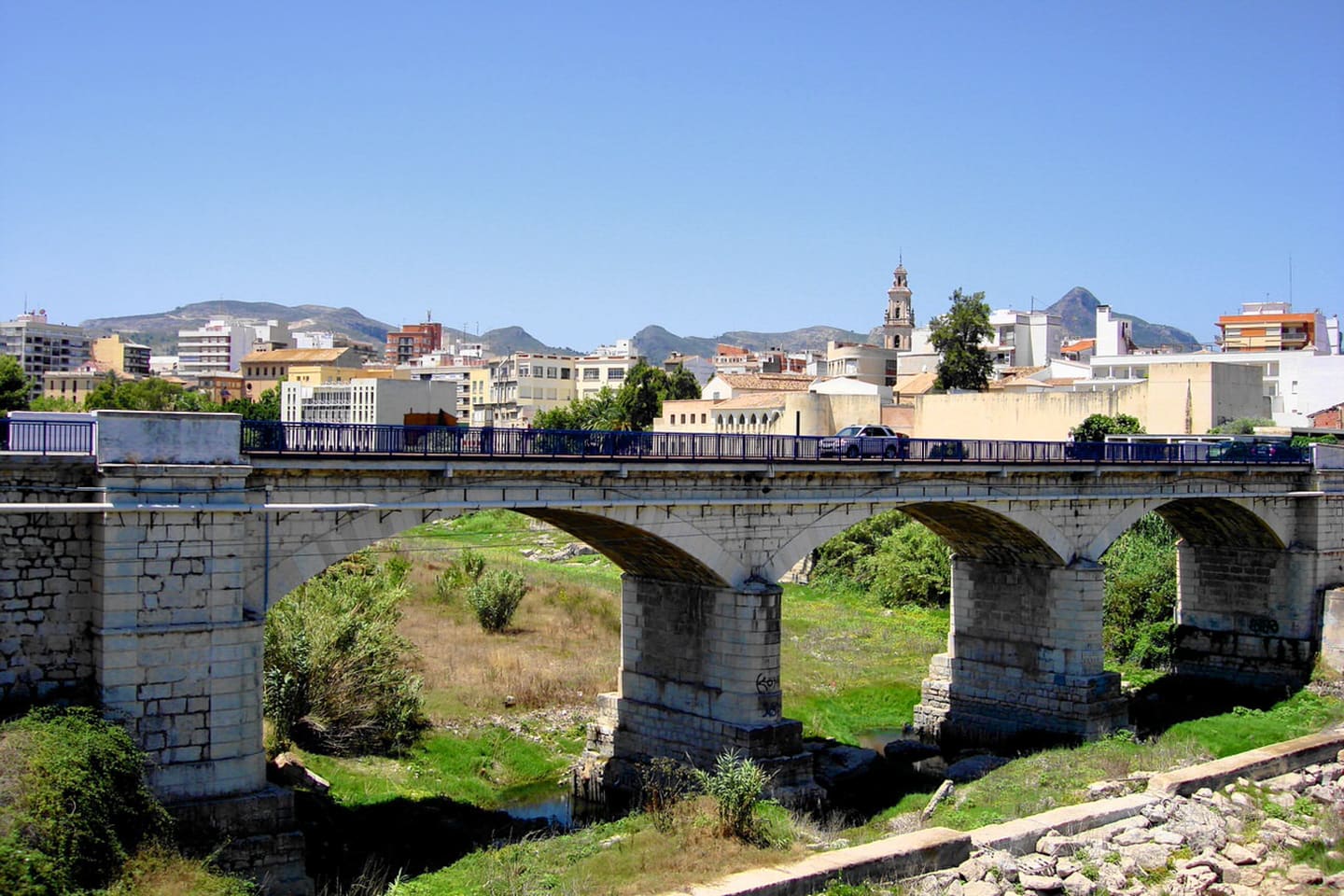Brücke über die Serpis