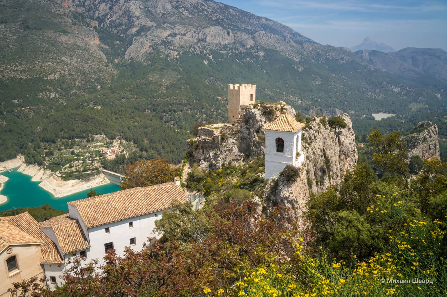 Alcazaiba und der Aussichtsturm (Penon de la Alcala)